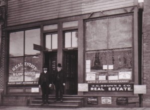 E.M. Day Building (1890) E.M. Day on right in 1905 photo